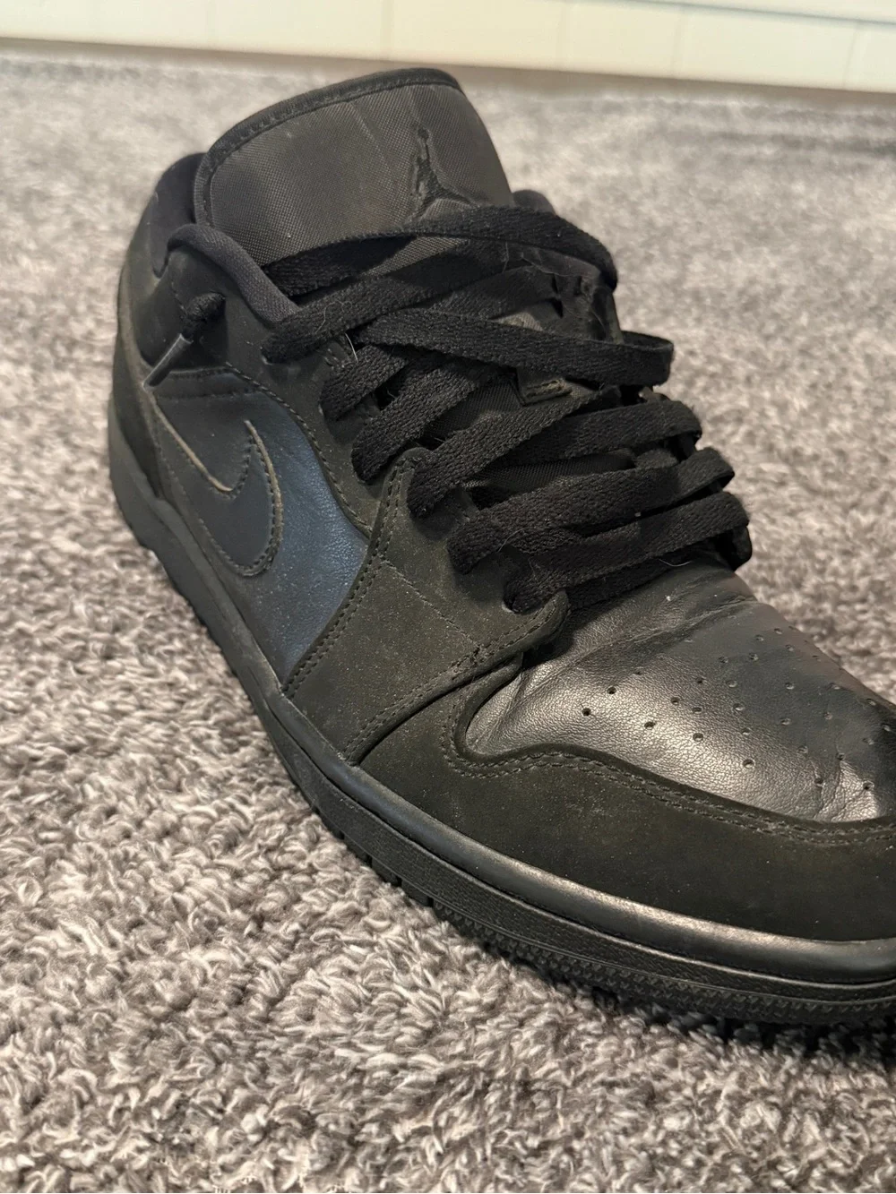 Nike Men's Low-Top Black Leather Sneakers